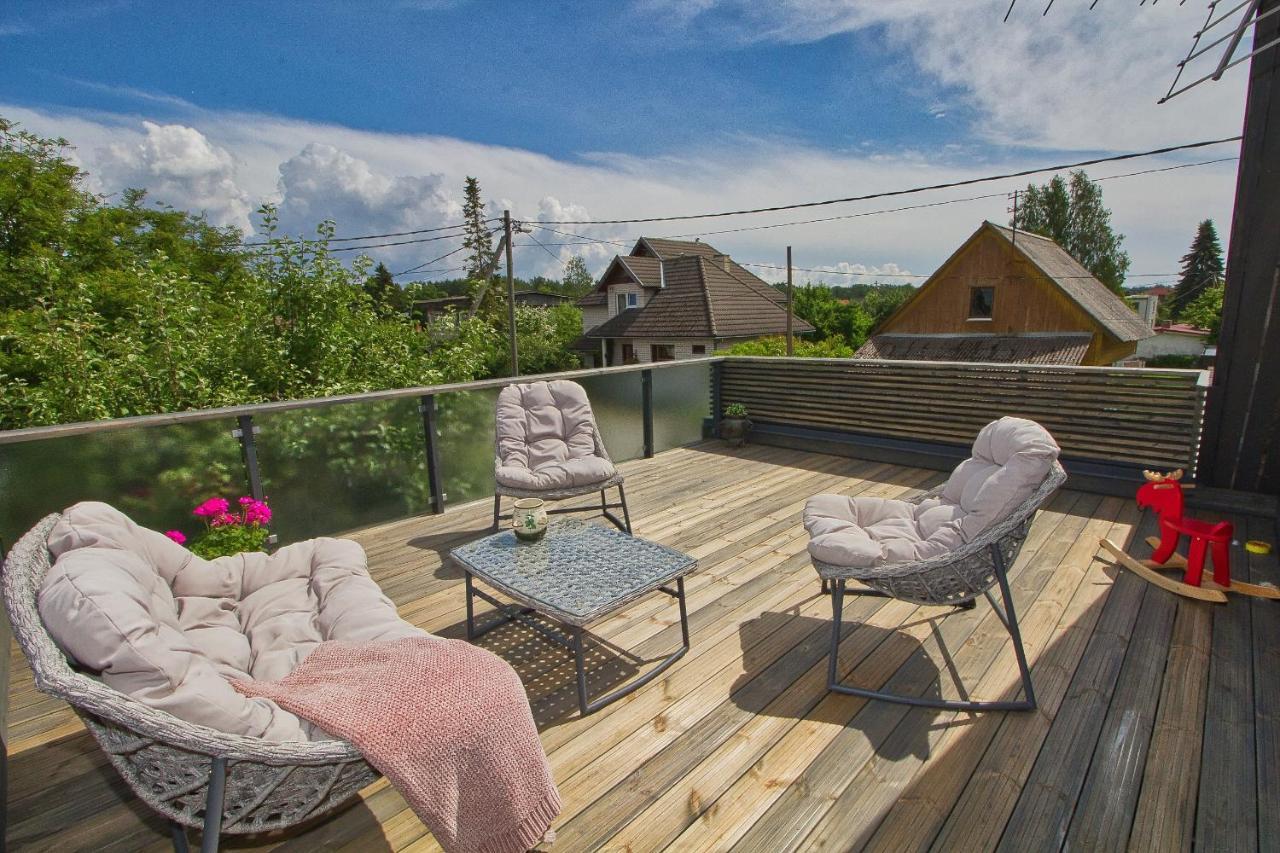 Apartment With Private Garden And Large Balcony Pärnu Eksteriør bilde