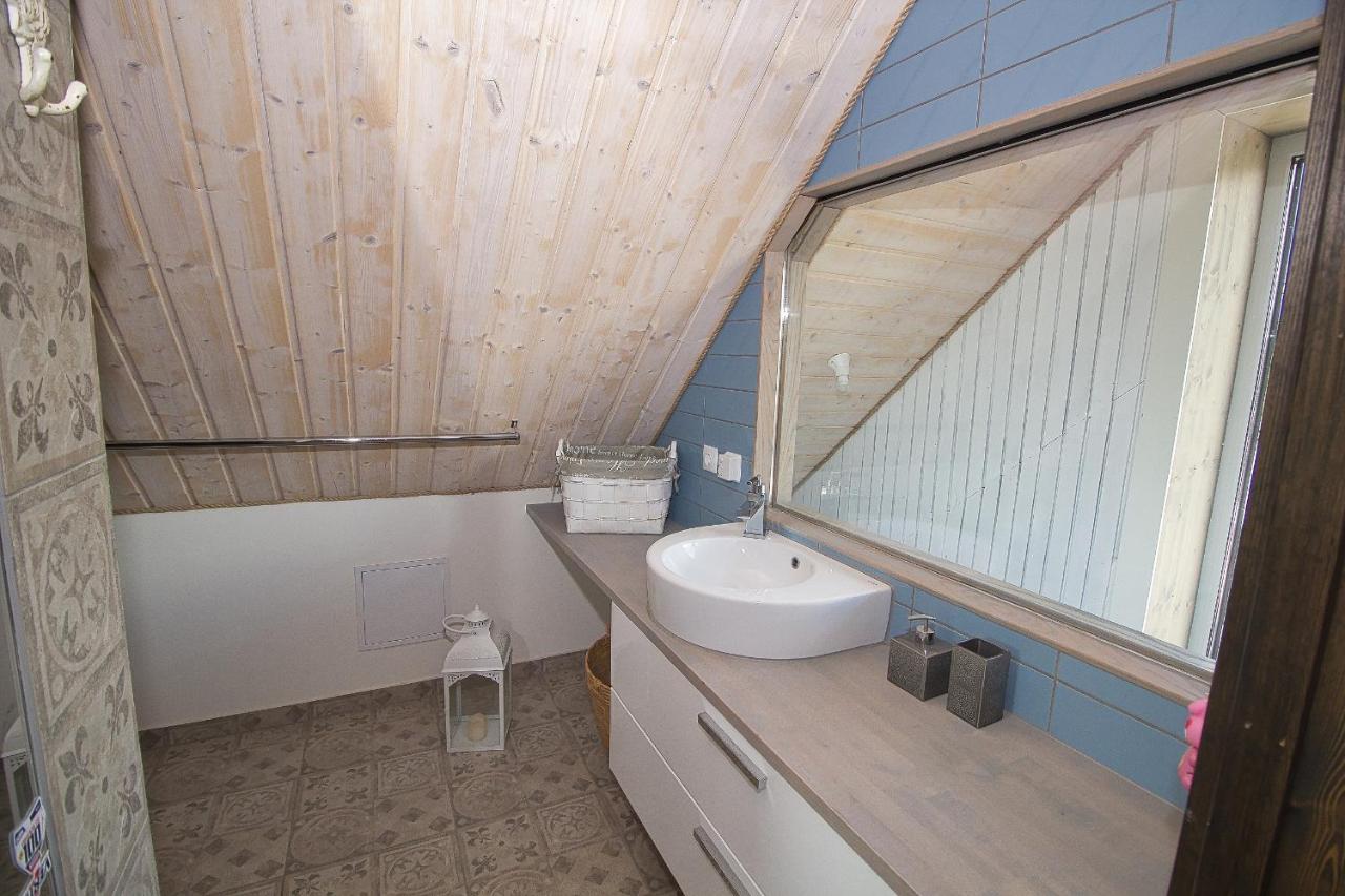 Apartment With Private Garden And Large Balcony Pärnu Eksteriør bilde