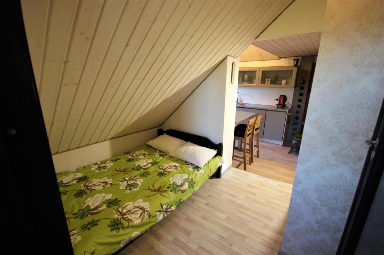 Apartment With Private Garden And Large Balcony Pärnu Eksteriør bilde