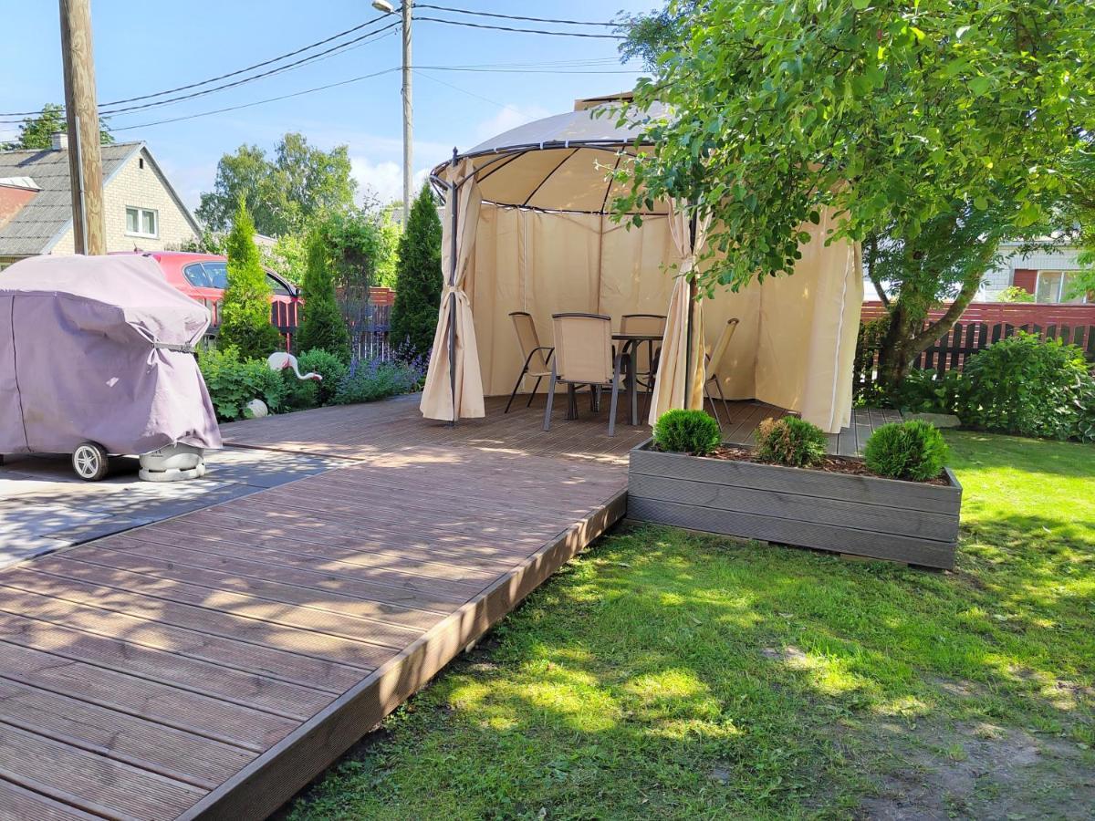 Apartment With Private Garden And Large Balcony Pärnu Eksteriør bilde